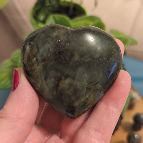 Labradorite Heart - Picture 2 of 6